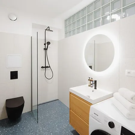 Bluetto * 特尔纳瓦