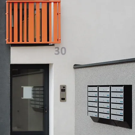 Bluetto - Free Private Parking Lejlighed *